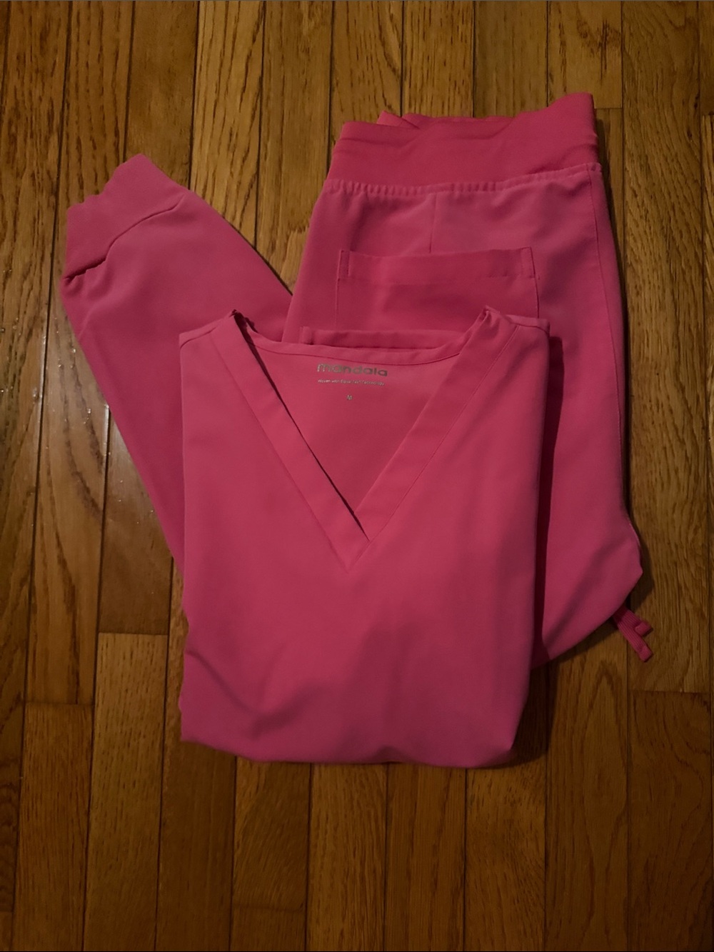 Women's Mandala Pink V-Neck Scrub Top & Drawstring Jogger Petite Pants